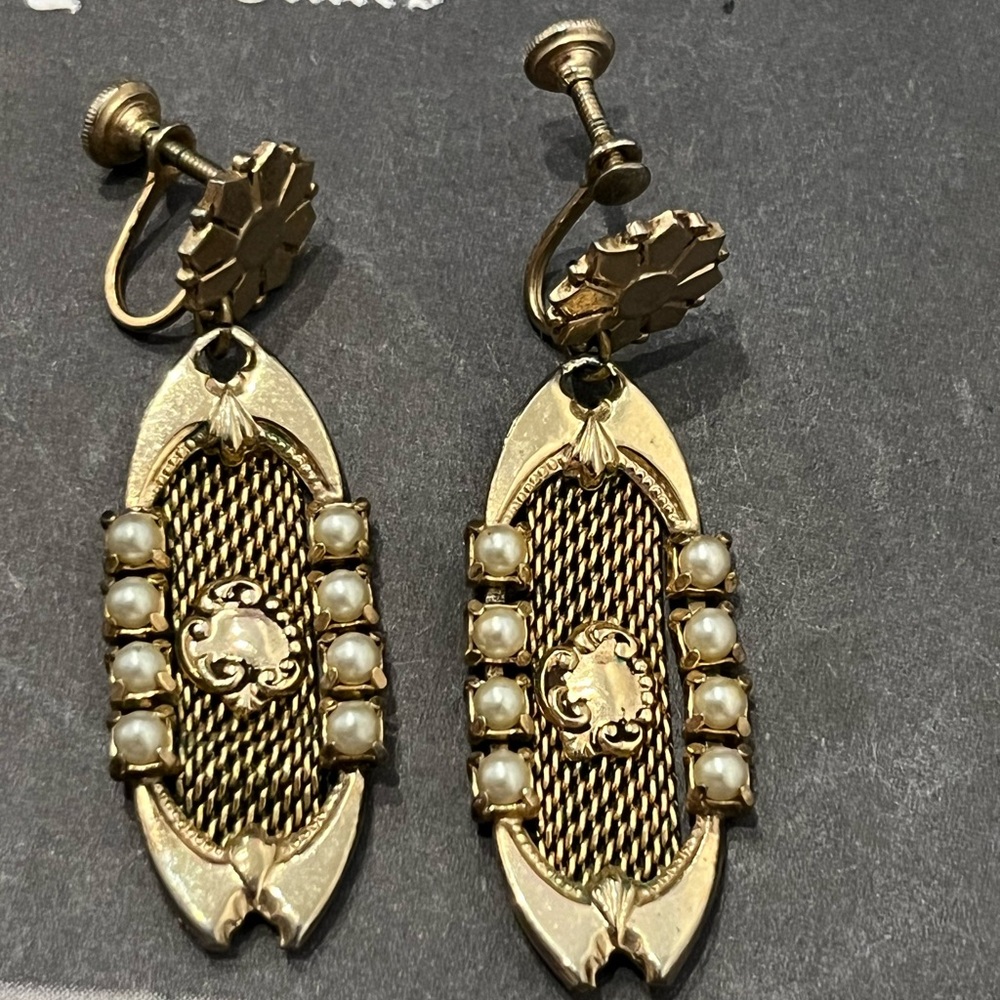 WHITING AND DAVIS VINTAGE  Gold and Pearl Earrings DROP SCREW-ON